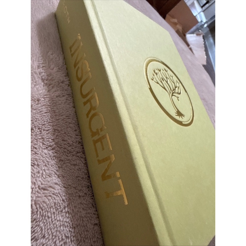 Insurgent Veronica Roth Divergent Series Hardcover Green Gold Foil YA Dystopian‎
